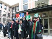 Yargıtay‘da bekleyen dosyaları protesto eden hukukçular, yargı reformu istedi