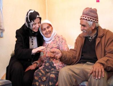 Denizli Belediyesi Sevgi Eli, bakıma muhtaç yaşlı çifte yardım etti