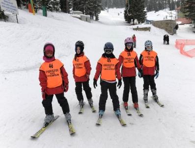 Minik kayakçılar sertifikalarını aldı