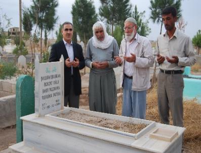 İBRAHIM DEMIR - Suruçlular başsavcı Yalçınkaya‘yı ağabeyinin mezarına bekliyor