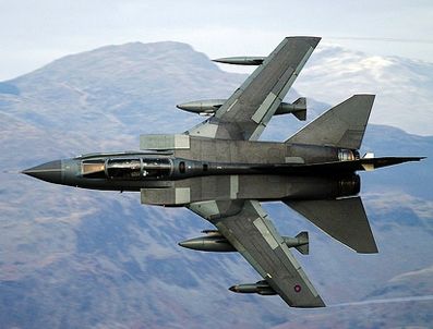 İngiltere Libya'ya savaş uçağı gönderebilir