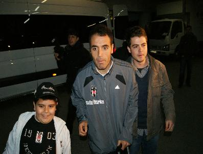 RÜŞTÜ REÇBER - Beşiktaş Kafilesi İzmir‘E Geldi