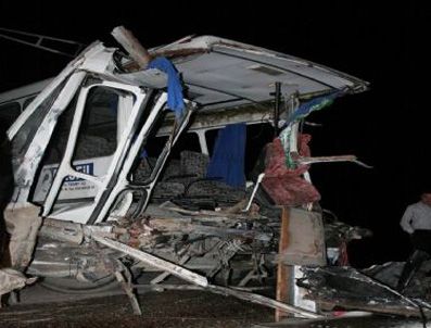 SEFER YıLMAZ - Servis minibüsünde karla gelen facia