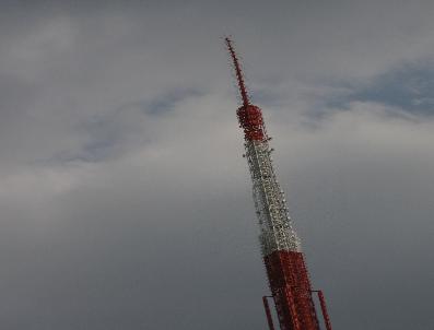 Tokyo Kulesi’Nin Üstündeki Anten Deprem Sonrası Eğildi