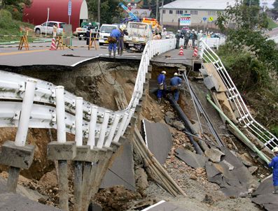 Japonya'da depremin büyüklüğü 8.9 şiddetinde