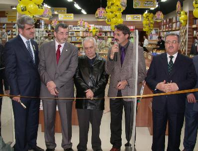 FAHRI KESER - Nt, İçinde Kafe Ve Restorantın Da Bulunduğu Dev Kitap Mağazaları Açacak