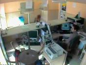 Polis, Ptt Soyguncusunu Bulmak İçin 3 Bin Evi Gezdi