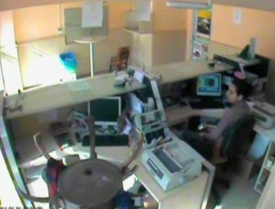 Polis, Ptt Soyguncusunu Bulmak İçin 3 Bin Evi Gezdi