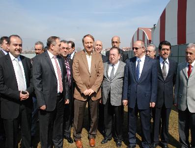 FARUK ÖZAK - Spordan Sorumlu Devlet Bakanı Özak: Fiyapı İnönü Stadı‘Na Anıtlar Kurulu Karar Verecek