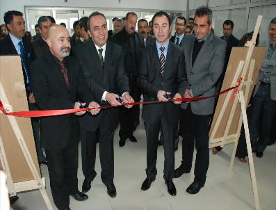 Gözlü-Yorum Fotoğraf Sergisi Batman Güzel Sanatlar Fakültesi‘Nde Açıldı