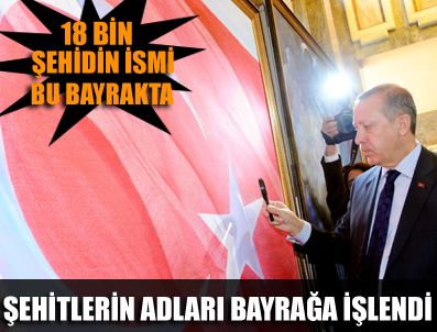 SADIK YAKUT - Binlerce şehidin ismi bu bayrakta