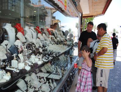 Kuyumcular, İşlerinin Açılması İçin Altın Fiyatlarının Düşmesini Bekliyor