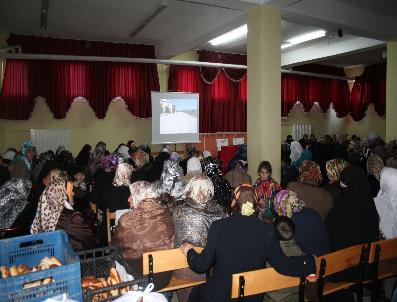 Aziziye‘De Kadınlar ‘Kutlu Doğum‘U Kutladı