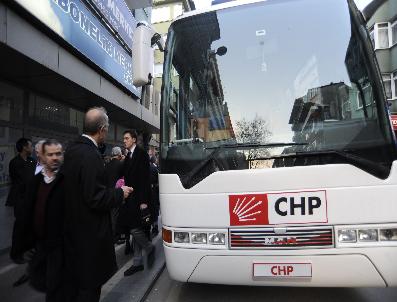 Chp‘Nin Seçim Otobüsünün Camı Kırıldı