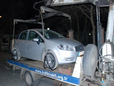 Tatlıses‘E Silahli Saldirida Kullanılan Arac Polisler Tarafindan Bulundu