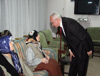 SEBAHATTIN AKKAYA - Başkan Akkaya: Yaşlılar, Toplumun Birlik Bağıdır