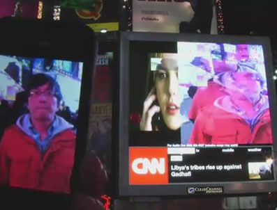 TIMES MEYDANı - iPhone'nuyla sözde Times Meydanı'nı hackledi