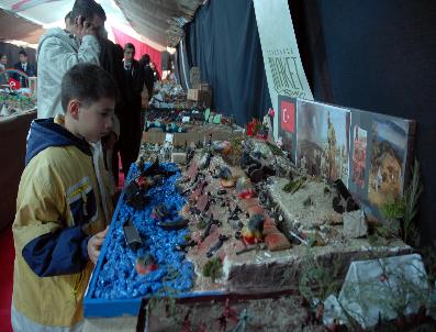 MUSTAFA TUNA - Öğrenciler, Çanakkale Zaferi‘Ni Maketlerle Anlattı