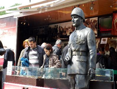 Çanakkale Gezici Müzesi Ziyaretçi Akınına Uğruyor