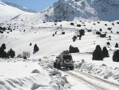 MITSUBISHI - Paletli ambulanslar eğitim sonrası Ergan Dağı’na çıkmayı başardı