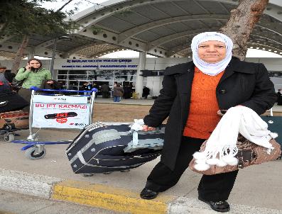 AHMET ÖZHAN - Antalya'ya ilk kez Kuzey Irak'tan turist kafilesi geldi