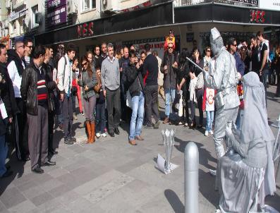 Çanakkale Şehitleri Tiyatral Gösteriyle Anıldı