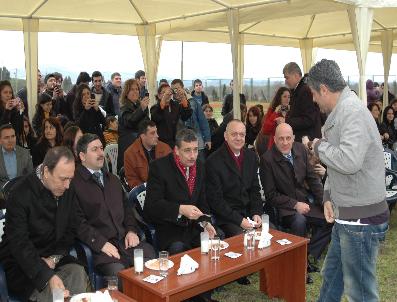 MURAT GÖĞEBAKAN - Manisa Celal Bayar Üniversitesi‘Nde Nevruz Şenliği Düzenlendi