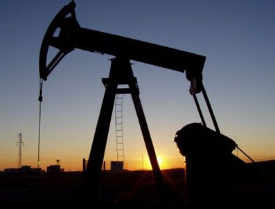 Petrol aldı başını gidiyor