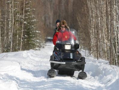 Putin‘Den Kar Leoparına Yakın İlgi