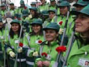 Sokak ve caddelere 'kadın eli' değdi