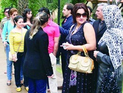 AKDAMAR KILISESI - İranlı turistler İstanbul'a akın ediyor