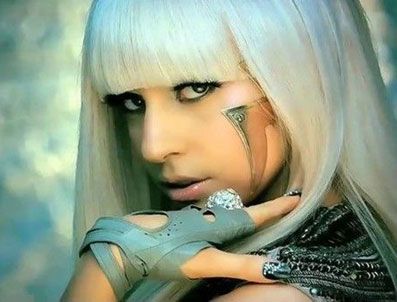 LADY GAGA - Lady Gaga: '7 gün makyajımı silmeden yattım'