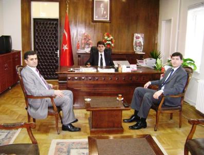 BIROL KURUBAL - Arifiye Ve Karapürçek Kaymakamları, Taraklı Kaymakamı‘Nı Ziyaret Etti