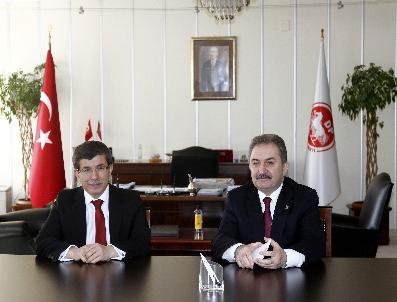 KEMAL ZEYBEK - Dışişleri Bakanı Davutoğlu, Dp‘De