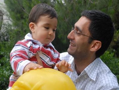 Yangından Canını Kurtaran Sait Çelik Ve Oğlu Yaman