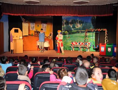 DÜNYA TIYATROLAR GÜNÜ - “Tiyatro, Düşünceleri En Anlamlı Aktarma Yoludur”