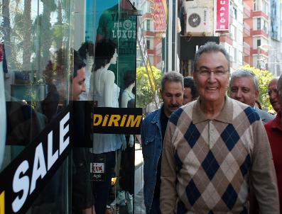 Deniz Baykal, Esnafları Gezerek Sorunlarını Dinledi