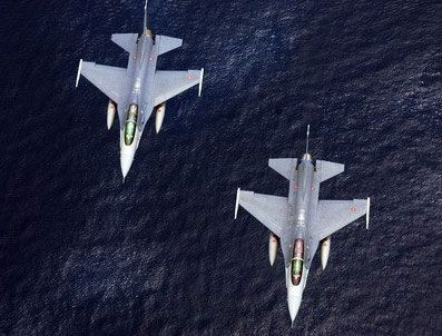 Havalimanında 5 uçak ve 2 helikopter vuruldu