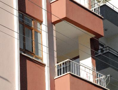 DILRUBA - Komşuları: Şüpheli Şahıs Eve Geç Geliyor Erken Çıkıyordu