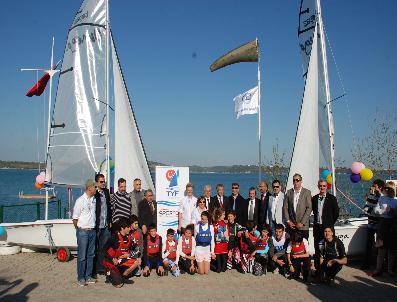 ABDULLAH DÖLEK - Türkiye Yelken Federasyonu’Ndan Adana’Ya İki Eğitim Teknesi Hediye Edildi