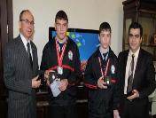 Başarılı Güreşçiler Ercan Bayrak Ve Fatih Başköy Ödüllendirildi