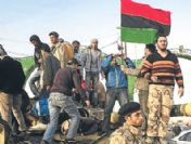 İsyancılar Sirte'ye dayandı