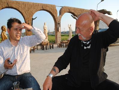 SÜMER TİLMAÇ - Sümer Tilmaç: Gereksiz Televizyon Programları Yerine Kitap Okuyalım