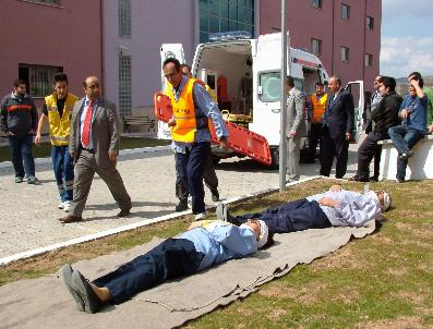 Yurtta Kalan Öğrencilerin Deprem Ve Yangın Tatbikatı Gerçeği Aratmadı