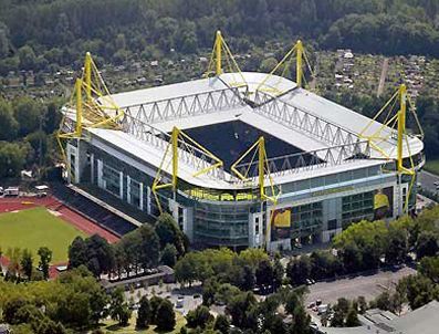 NURI ŞAHIN - Borussia Dortmund stadına bombalı saldırı girişimi