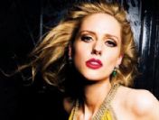 Carolin benden çok farklı