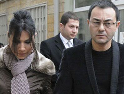 Serdar Ortaç duruşmaya beş koruma ile geldi!