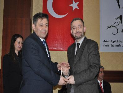 SABİH KANADOĞLU - Kanadoğlu Eski Hsyk‘Yı Eleştirdi: Etkin Ve Yetkin Çalışsaydınız Bugünlere Gelinmezdi