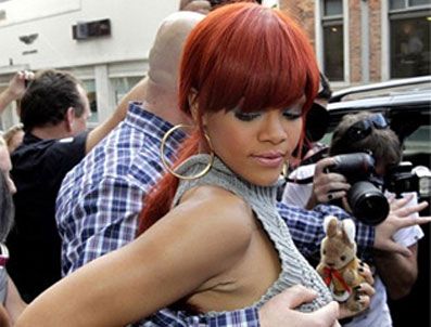 RIHANNA - Ünlü şarkıcı Rihanna'nın zor anları!