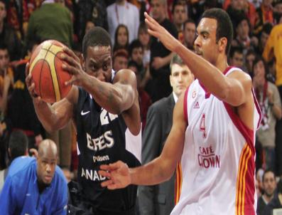 KEREM GÖNLÜM - Galatasaray Cafe Crown: 80 - Efes Pilsen: 64